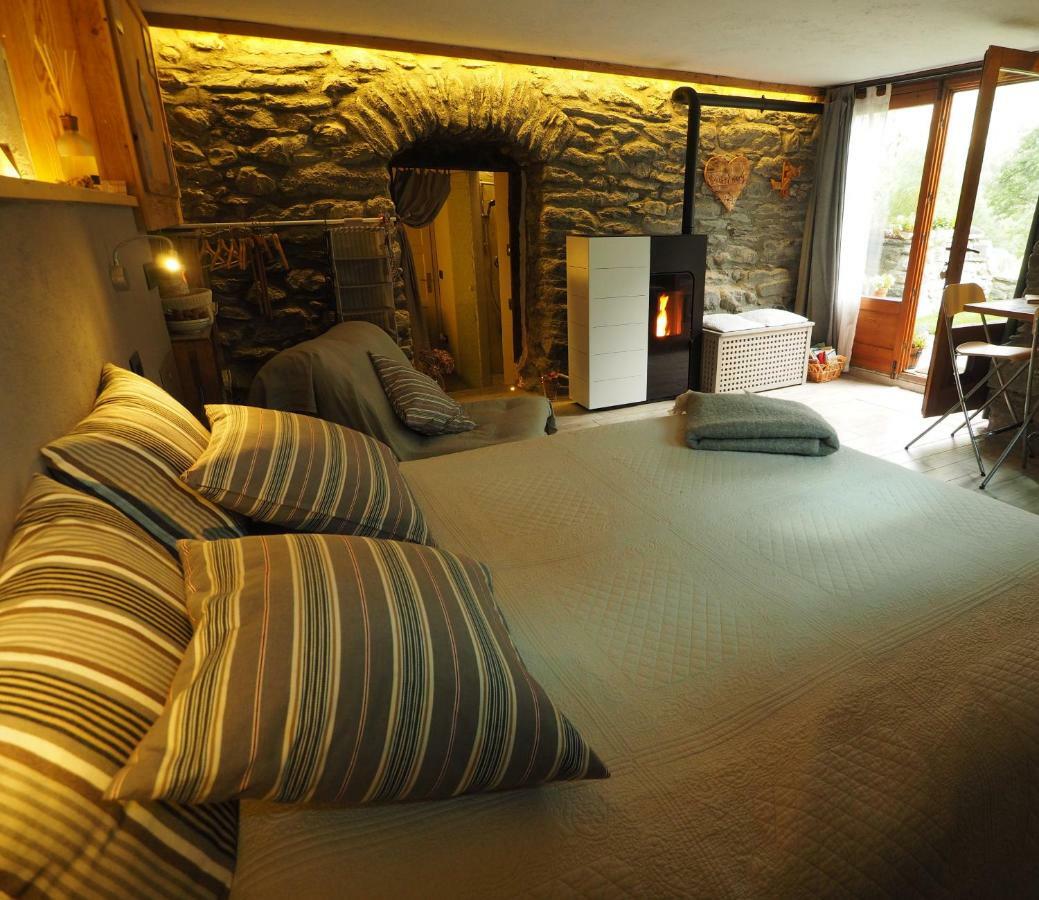 Bed and Breakfast Grange Epiney Bed E Breakfast à La Salle Extérieur photo